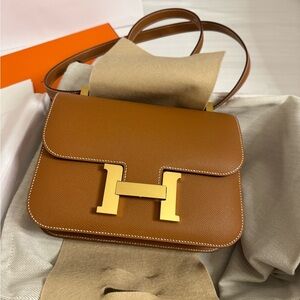 Constance Shoulder Bag in Gold on Gold